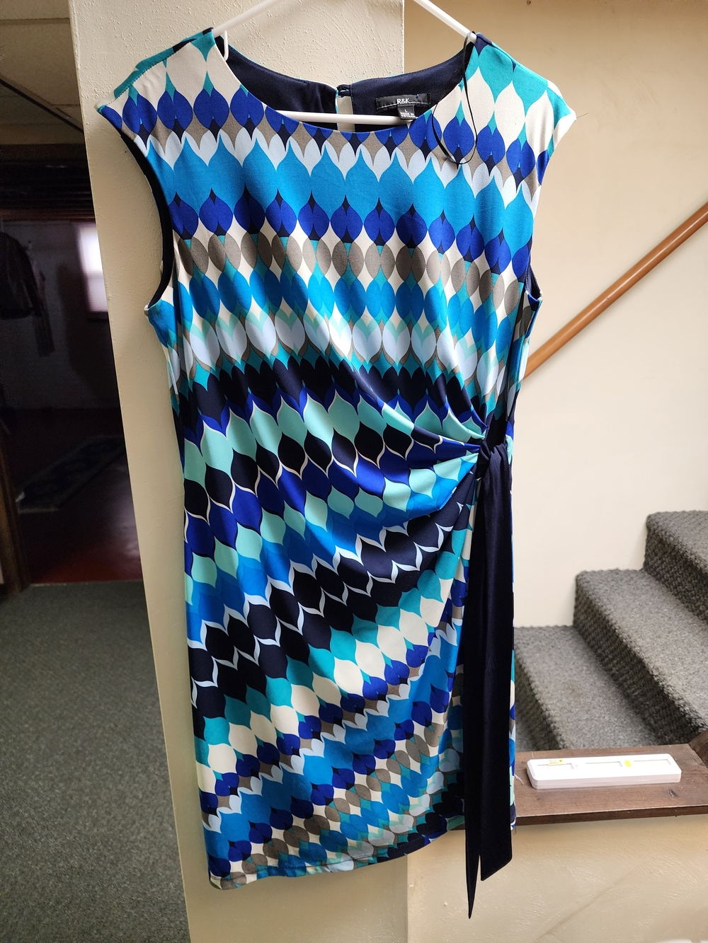 R&K Sz L Blue Multi-Pattern Knot-Side Sheath Dress